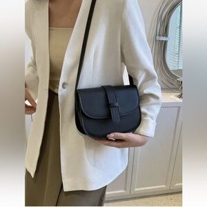 Brand new - Simple & Classic Trendy Cross body Flap Black Bag